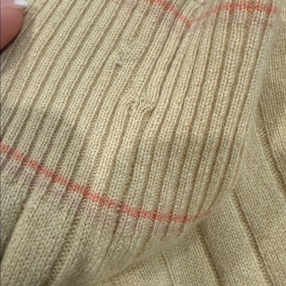 💋CHANEL Beige V-Neck Sweater with Pink Accents LB001 - Picture 8 of 8